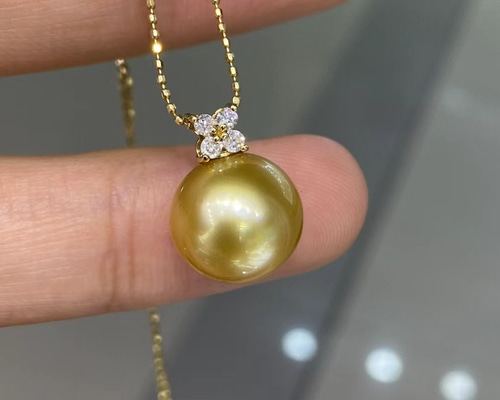 高級】天然南洋真珠 ダイヤモンド付きペンダントk18 - ネックレス