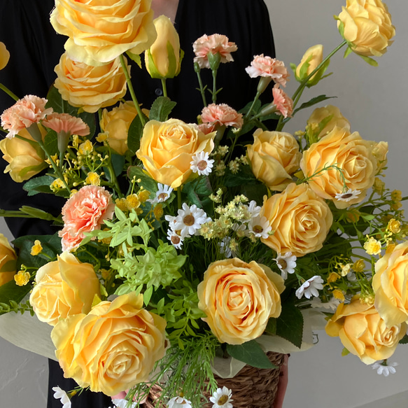 花が苦手でも喜んでもらえる！お祝いアレンジメント〈黄色いバラ〉開店祝い 開業 結婚祝い 還暦祝い 秋の誕生花2024 結婚祝い 還暦祝い 秋の誕生花2024