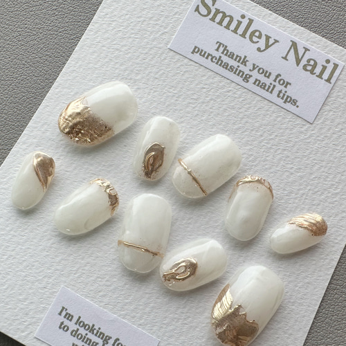 256》白 うねうね 個性派 ネイルチップ ミラーネイル ゴールド 量産型  