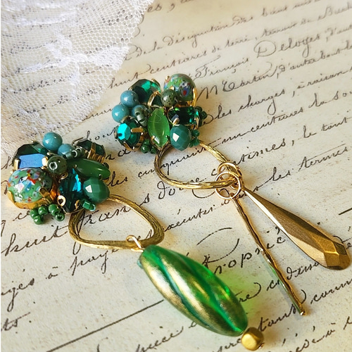 2way 緑好きさんへ❤異素材パーツを合わせたアートなこだわりの大ぶり  