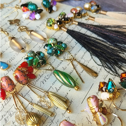 2way 緑好きさんへ❤異素材パーツを合わせたアートなこだわりの大ぶり  