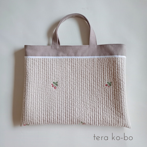 名入れ】入園グッズ いちご柄刺繍 イブル 3点セット その他入園 名入れ】入園グッズ いちご柄刺繍 イブル 3点セット その他入園