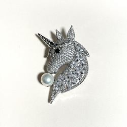 ユニコーン シルバー　高級淡水真珠付き　ブローチ　「1点のみ」 2枚目の画像