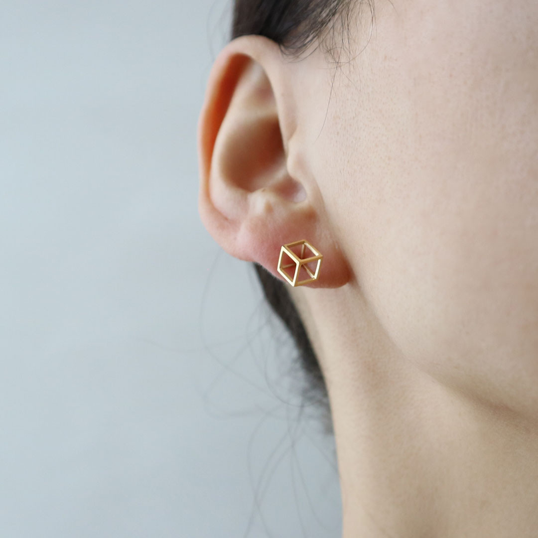 シンプル ゴールド ピアス