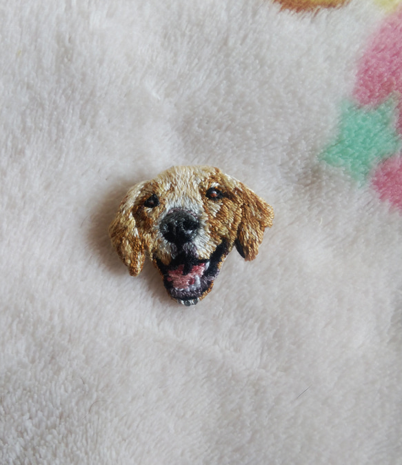 ゴールデン・レトリバーの刺繍ブローチ　犬 4枚目の画像