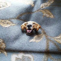 ゴールデン・レトリバーの刺繍ブローチ　犬 8枚目の画像