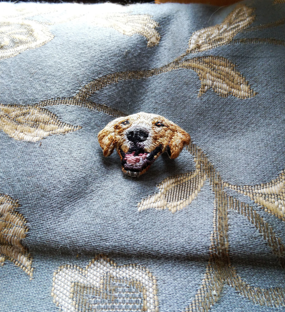 ゴールデン・レトリバーの刺繍ブローチ　犬 8枚目の画像