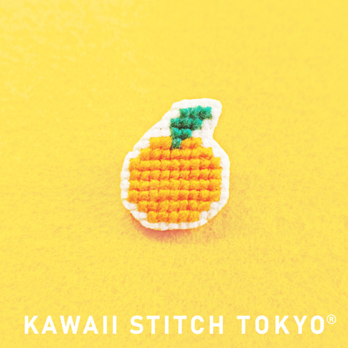 トッポジージョ　ブローチ　バッチ みかん【ブローチ】バッチ バッジ お正月 果物 フルーツ ミカン 刺繍