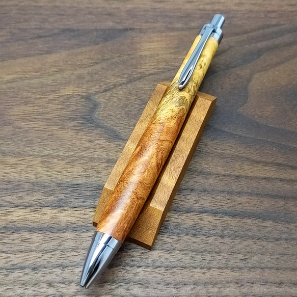 花梨瘤紅白ボールペン 本花梨瘤紅白 加藤金属製金具ボールペン | あけぼの工房