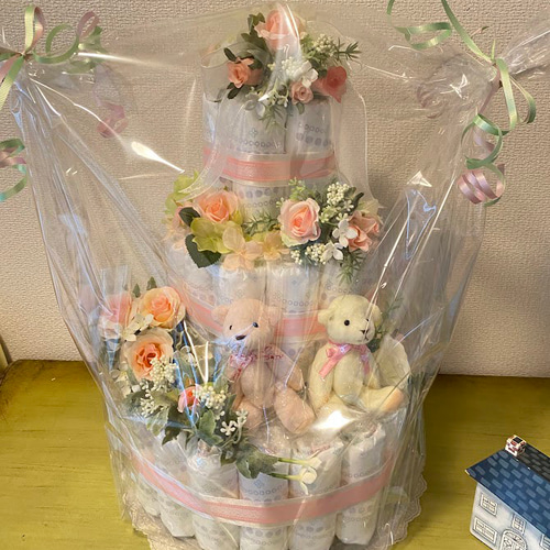 おむつケーキ・3段・女の子・双子ちゃん用 オムツケーキ 3段 女の子の双子ちゃん用 出産祝いに 雑貨