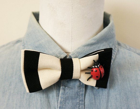 てんとう虫のチョウネクタイ・Ladybug-BOWTIE(white/black) 1枚目の画像