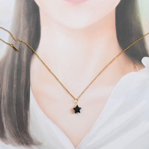 DARKANTHE ブラック 星型ペンダント ネックレス SALE【ワケありな逸品】漆黒の星 ブラックオニキス スターカット
