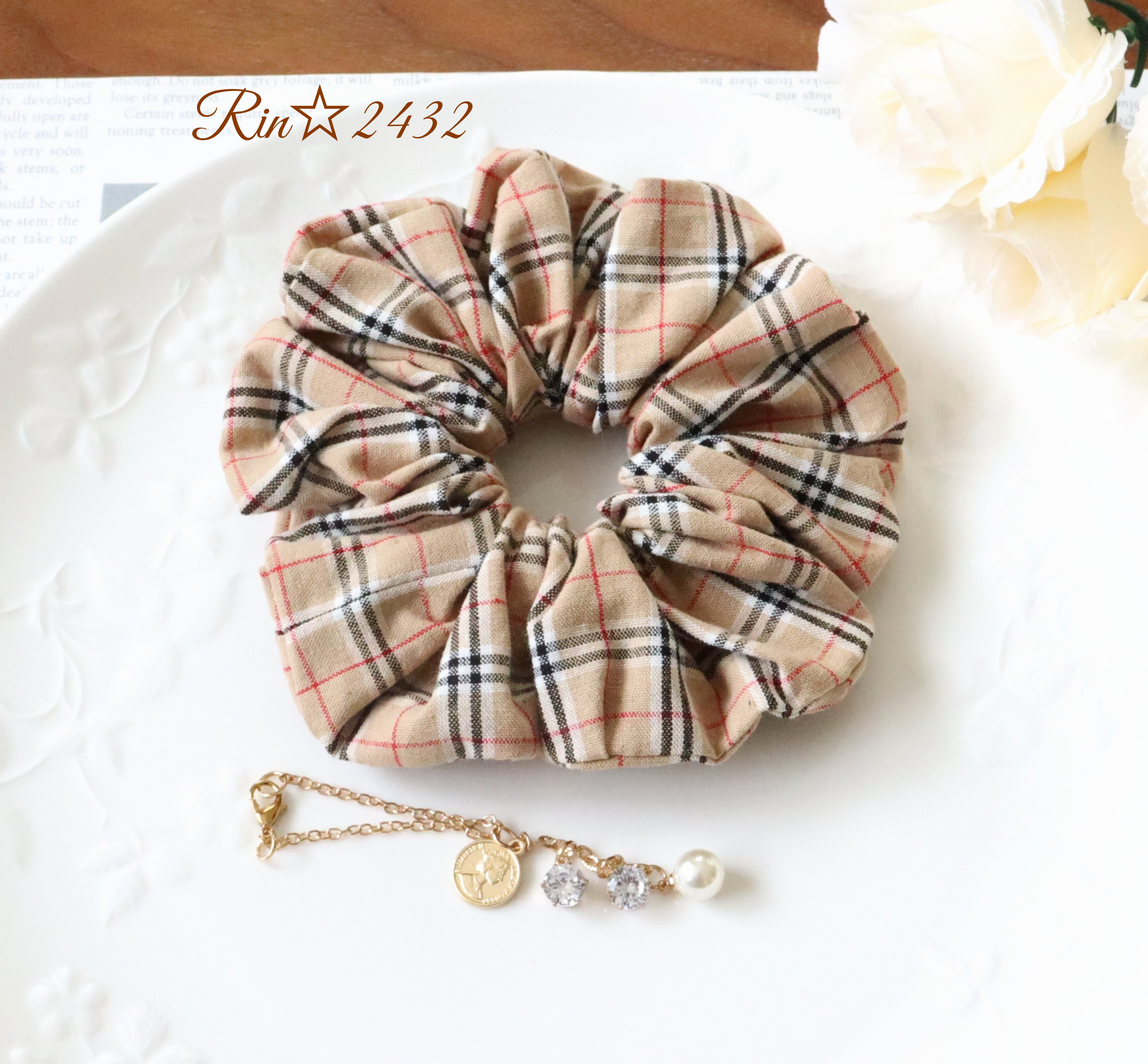 バーバリーシュシュ ノバチェック ベージュ ミニ 大人 キッズ◯美品 新品未使用 バーバリーシュシュ 美品 ベージュ ノバチェック