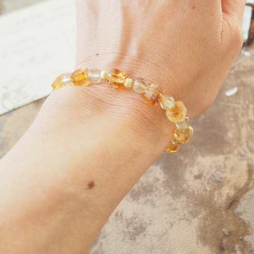 運気アップに⤴︎✨ルチルクォーツ・虹入りキューブシトリンの