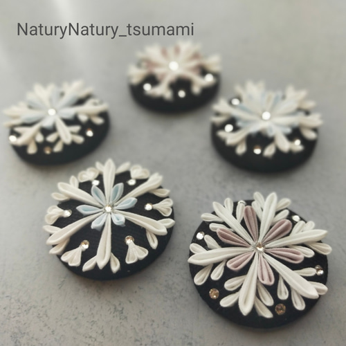 雪の結晶ブローチ✢つまみ細工✢ ブローチ NaturyNatury-tsumami 通販
