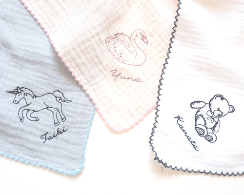 【送料込！名入れ刺繍】6重ガーゼハンカチ　2枚セット　お子様サイズ　ハンドメイド 送料込！名入れ刺繍】6重ガーゼハンカチ 2枚セット お子様サイズ