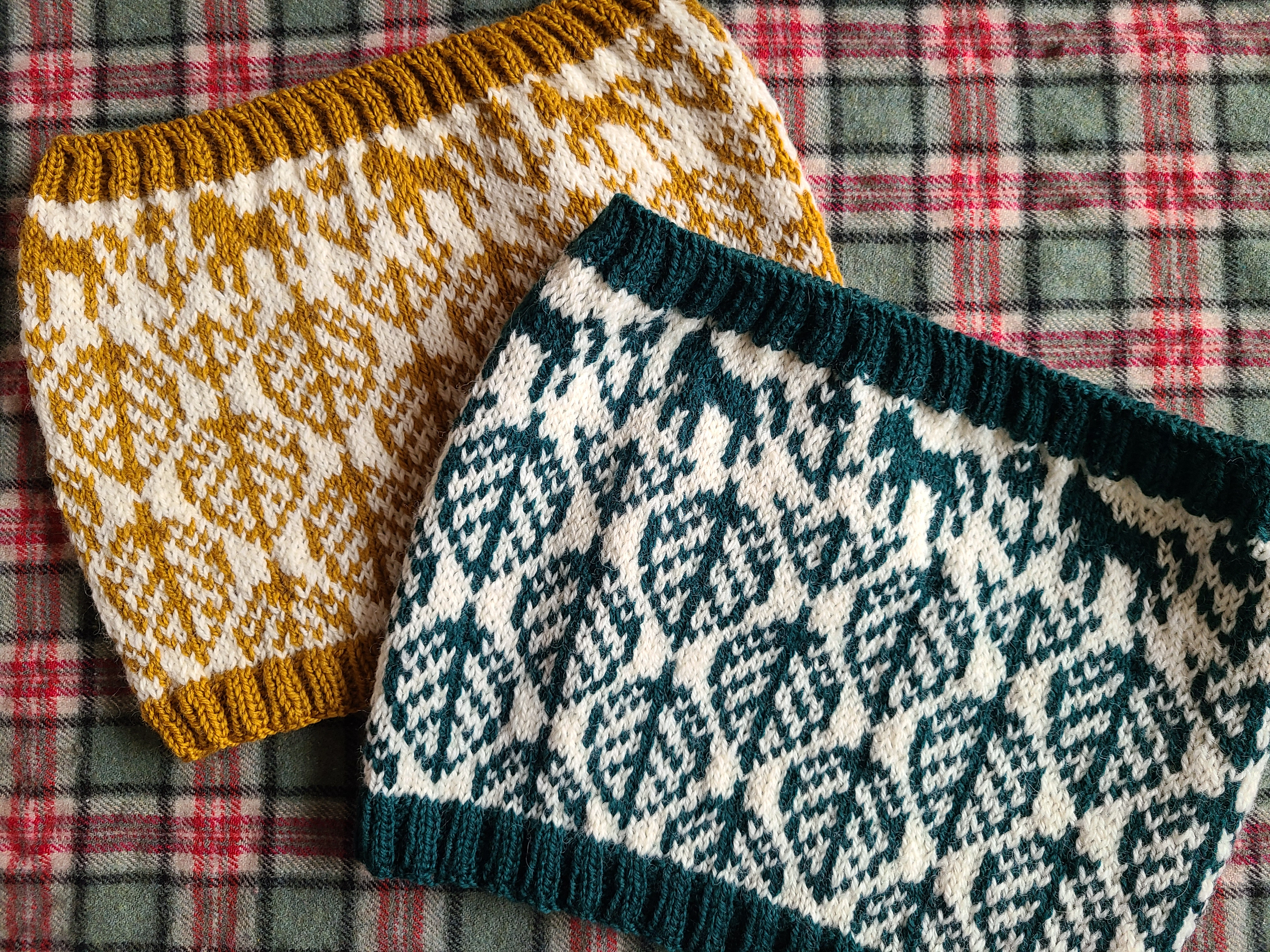 馬と葉っぱのカウル(ネックウォーマー)