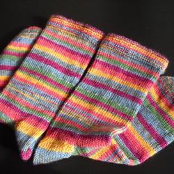 1st Anniversary & Christmas Sale! 手編みの靴下　カシミア混の糸で編んだ靴下（女性用） 3枚目の画像