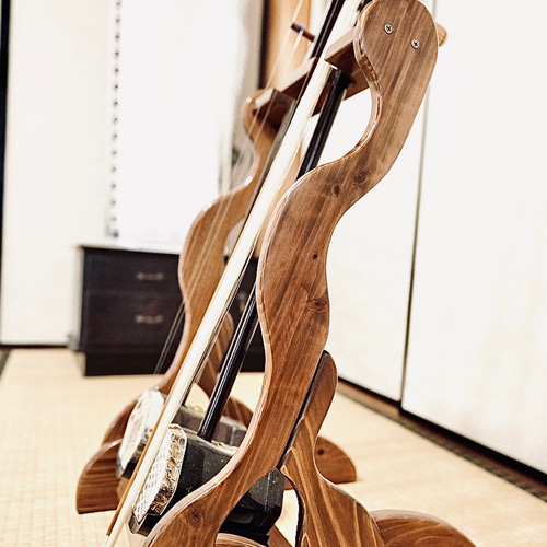 限定1台】手作り木工 木製二胡スタンド （ニス仕上げ） 2丁掛け 楽器