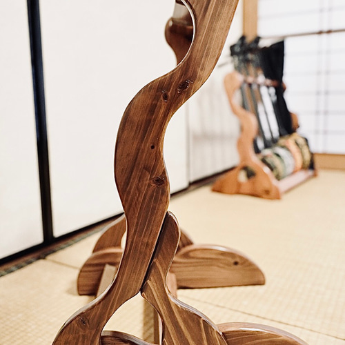 限定1台】手作り木工 木製二胡スタンド （ニス仕上げ） 2丁掛け 楽器