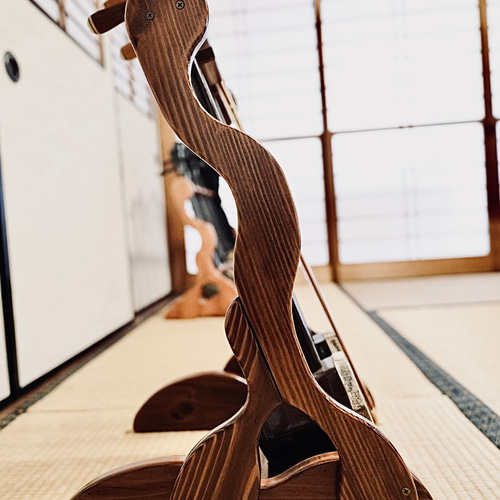 限定1台】手作り木工 木製二胡スタンド （ニス仕上げ） 2丁掛け 楽器