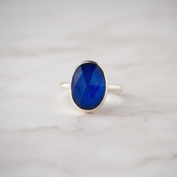 Lapis lazuli ring -ラピスラズリ 彫金 天然石リング アクセサリー シンプルリング ジュエリー 大粒- 2枚目の画像