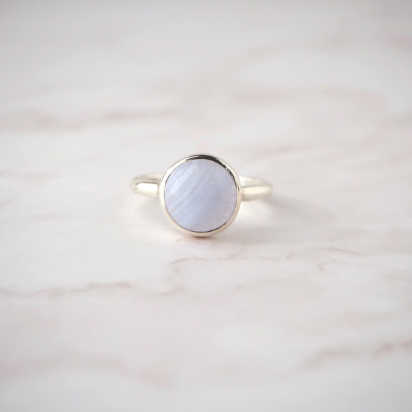 Blue lace agate ring -ブルーレースアゲート 彫金 天然石リング アクセサリー シンプルリング- 2枚目の画像