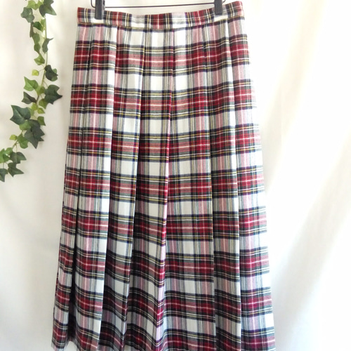 ウールのソフトプリーツスカート タータンチェック 赤・オフホワイト