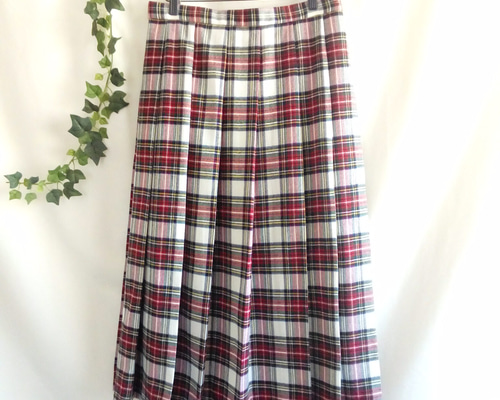 23GOLF プリーツスカート ホワイト/レッドチェック ウールのソフトプリーツスカート タータンチェック 赤・オフホワイト
