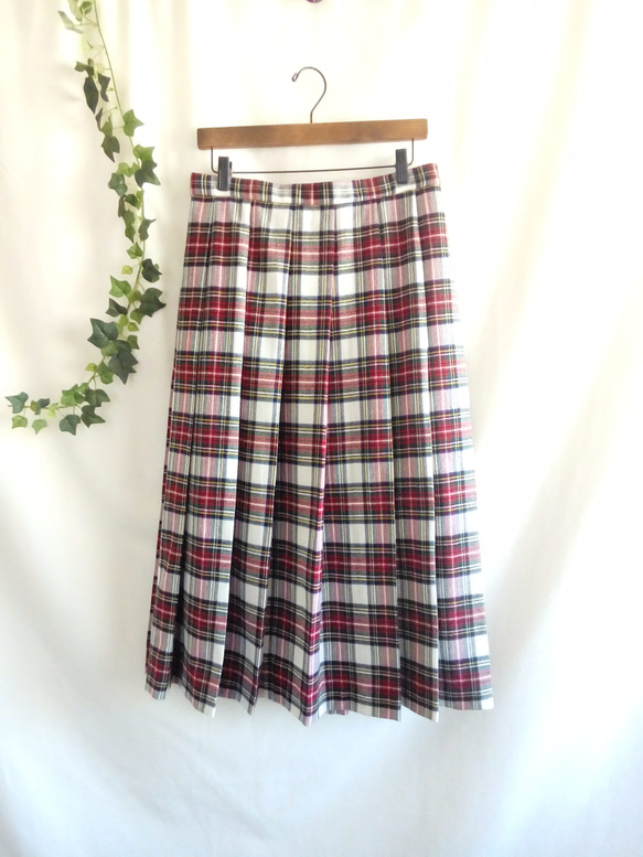 ウールのソフトプリーツスカート　　タータンチェック　赤・オフホワイト・グリーン・ブラック　サイズ変更可　裏地付き 1枚目の画像