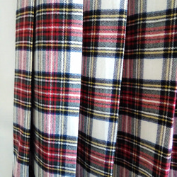 ウールのソフトプリーツスカート　　タータンチェック　赤・オフホワイト・グリーン・ブラック　サイズ変更可　裏地付き 2枚目の画像