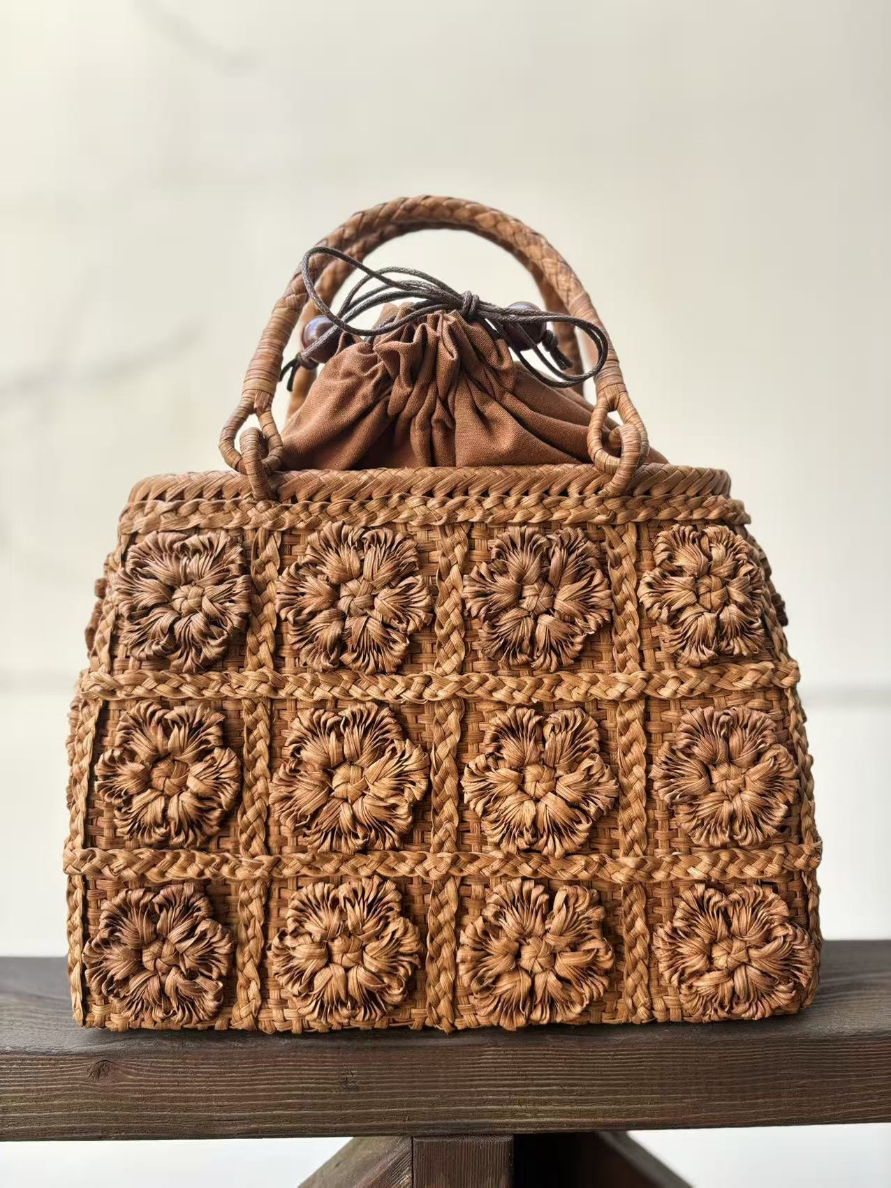 山葡萄籠バッグ　山葡萄かごバッグ　内布あり　三つ編み、花編み　オリジナルデザイン