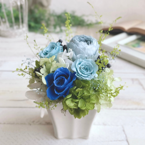 青いバラのアレンジメント＊ブルーの好きな方へ プリザーブドフラワー