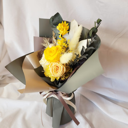 イエロー系カラーのブーケ：ギフトにもおすすめ！ドライ・プリザーブドフラワーの立てたまま飾れる自立する花束 6枚目の画像