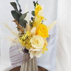 イエロー系カラーのブーケ：ギフトにもおすすめ！ドライ・プリザーブドフラワーの立てたまま飾れる自立する花束 12枚目の画像