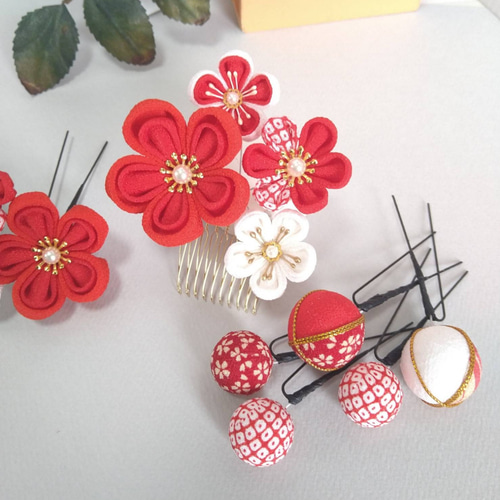 19-11つまみ細工髪飾り 七五三 赤と和玉(3歳用) コーム mameまめ工房
