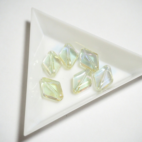 12個 ダイヤ ガラスビーズ 11×15mm ライトイエロー ビーズパーツ ガラスパーツ 【A413】 2枚目の画像