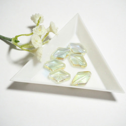 12個 ダイヤ ガラスビーズ 11×15mm ライトイエロー ビーズパーツ ガラスパーツ 【A413】 1枚目の画像