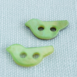 (3個) 15mm 小鳥の貝ボタン フランス製 グリーン＊ 天然素材 シェルボタン 2枚目の画像
