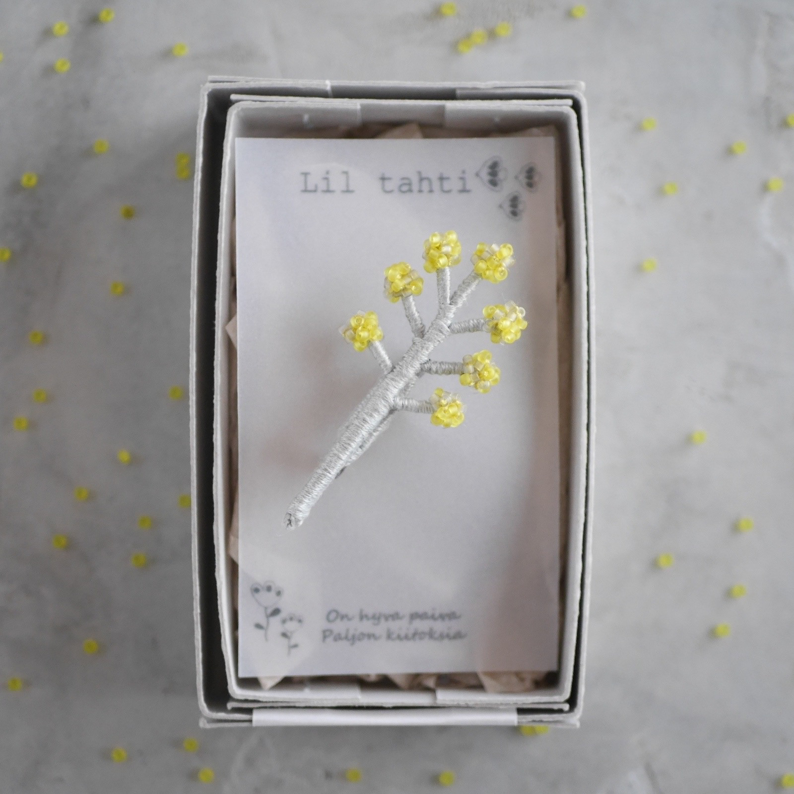 mimosa刺繍ブローチ【受注制作】