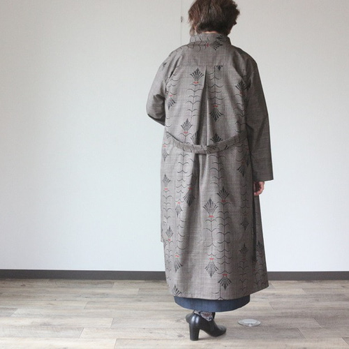 着物リメイク 抽象植物模様大島紬スタンドカラーラップコート コート