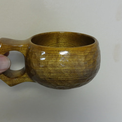 　御蔵島の黄金色の桑の木で作った一木彫りコーヒーカップ　 1枚目の画像