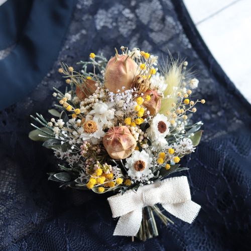 ホワイト・グリーン 造花ブーケ コサージュ付き 造花 レンタルブーケ】爽やかカラーブーケ ホワイト✖︎グリーン