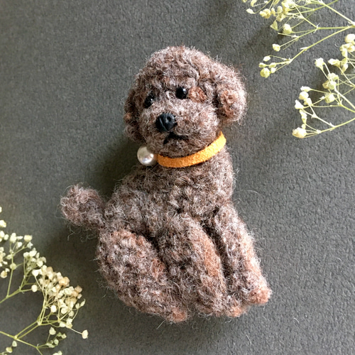 羊毛フェルト ブラウントイプードル ブローチ ブローチ CHIRA MIRA
