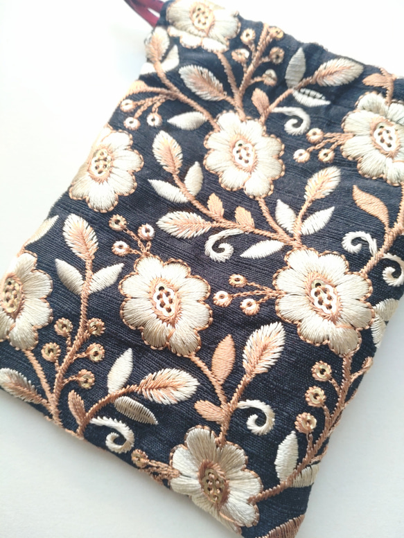 インド刺繍リボンのミニ巾着 3枚目の画像