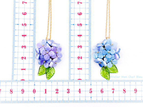 〈再販〉紫陽花のネックレス　ほんのりブルー 4枚目の画像