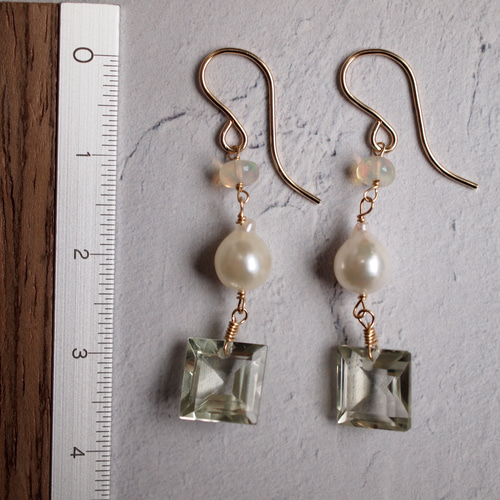 グリーンアメジスト×あこやパール×オパールのピアス ピアス（フック