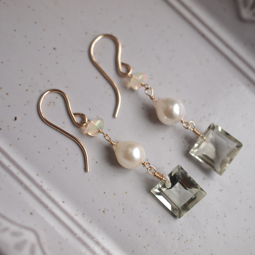 グリーンアメジスト×あこやパール×オパールのピアス ピアス（フック