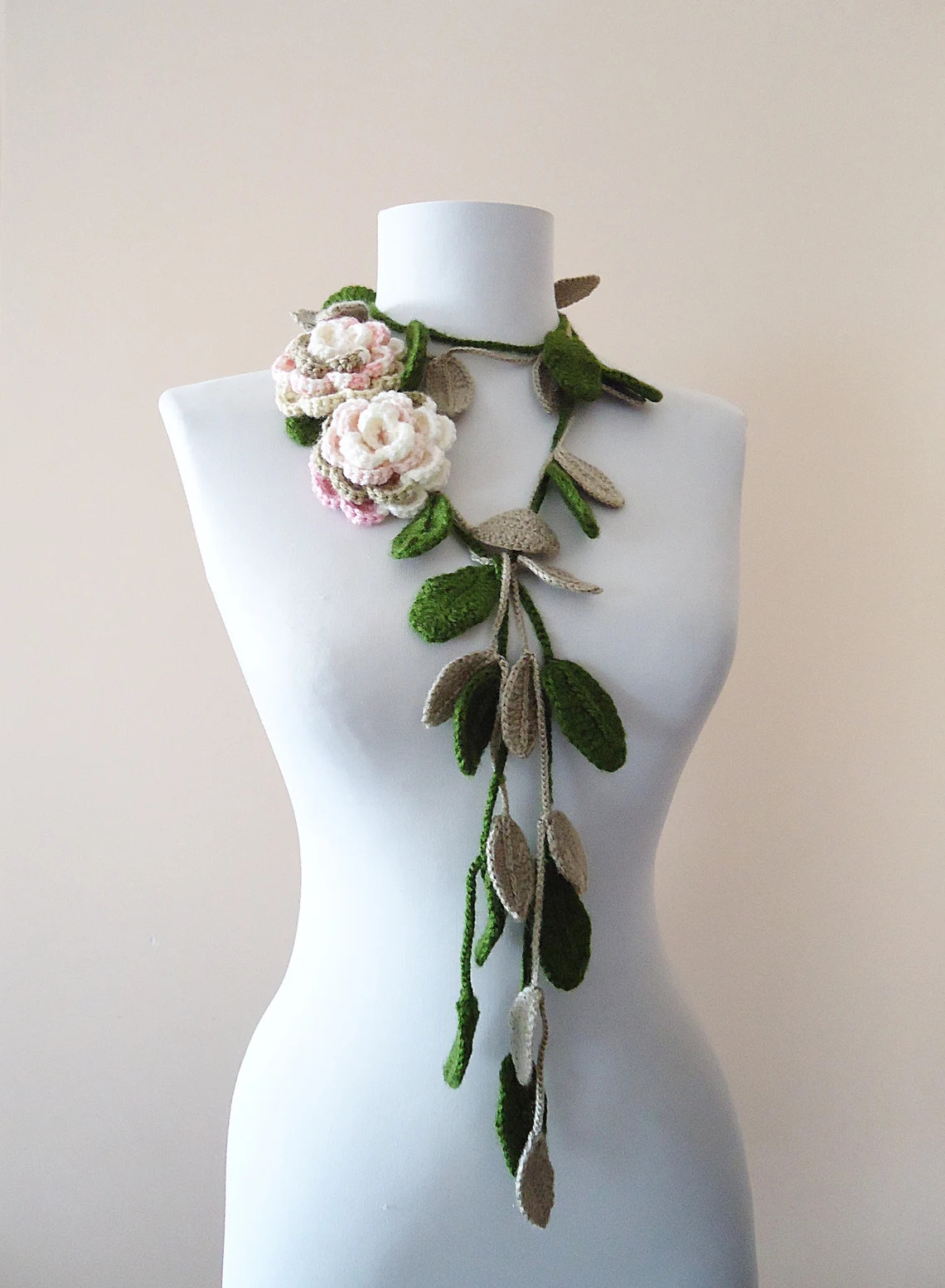 フワラーのマフラー　クリーム