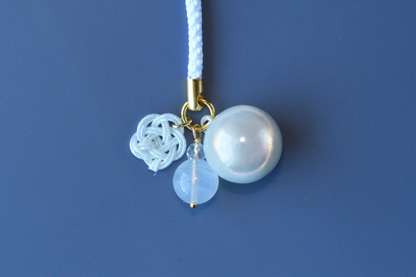 【完全受注製作】“あなただけのための”ムーンクォーツ＋梅結び＋水琴鈴の根付 2枚目の画像